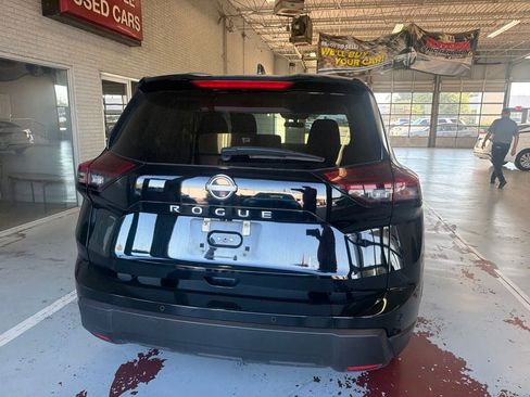 Used 2026 Nissan Rogue SV FWD image 6
