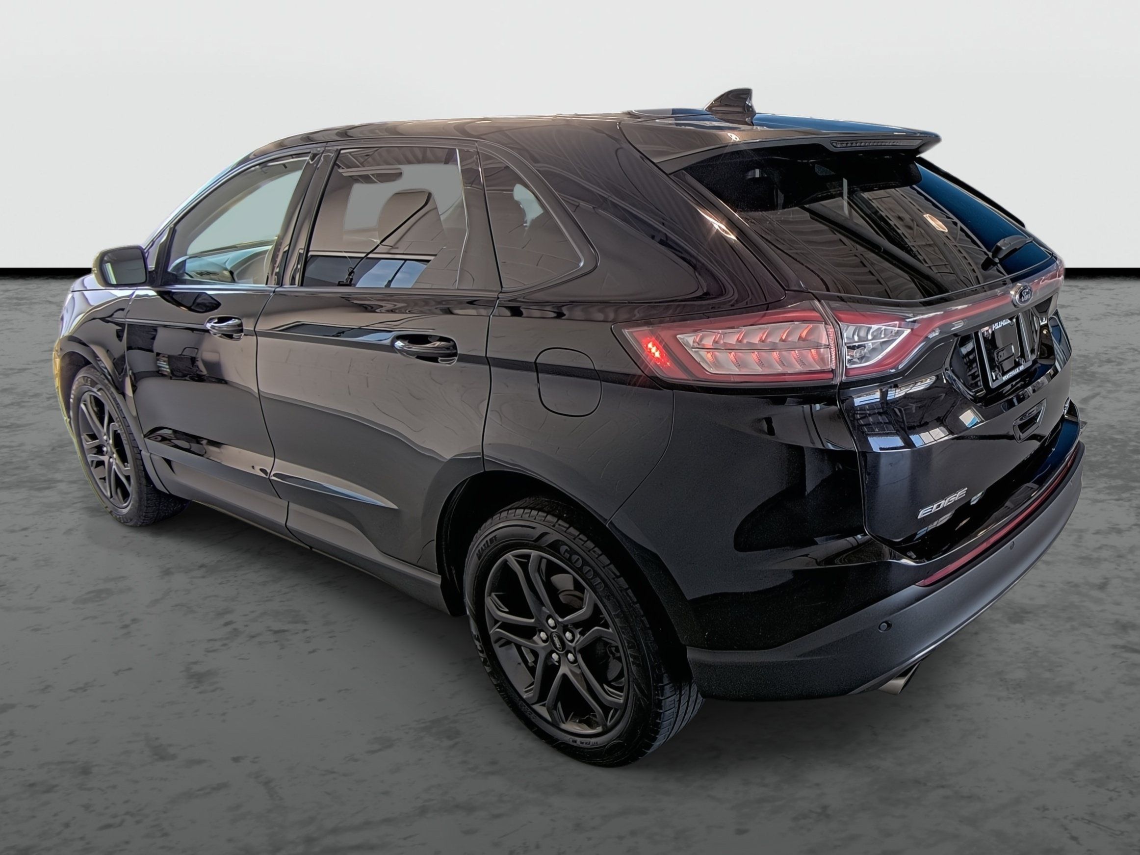 Used 2018 Ford Edge SEL w/ Equipment Group 201A FWD image 11