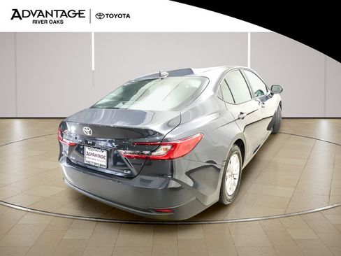 Used 2025 Toyota Camry LE FWD image 7