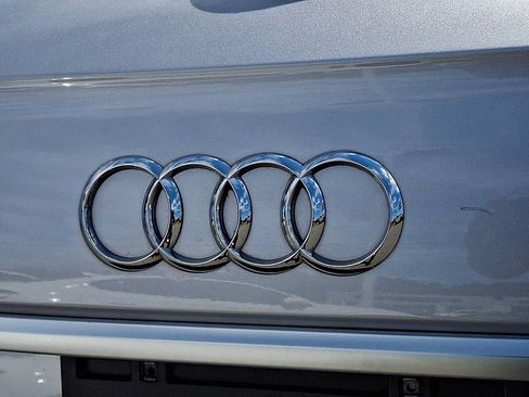 Used 2023 Audi Q5 2.0T Premium w/ Convenience Package AWD/4WD image 32