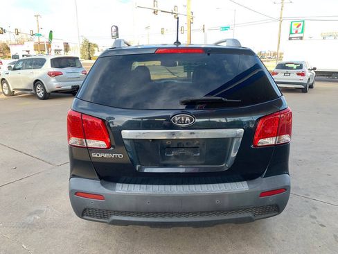 Used 2012 Kia Sorento LX w/ Convenience Pkg FWD image 6