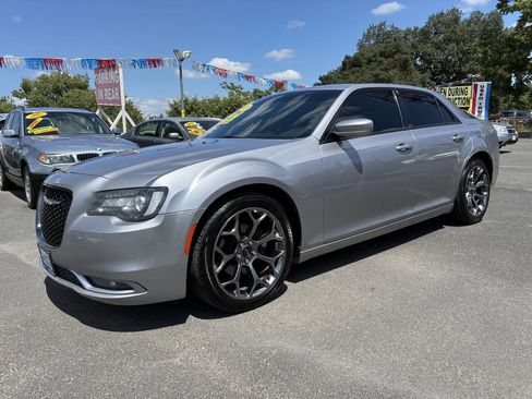 Used 2015 Chrysler 300 S RWD image 1