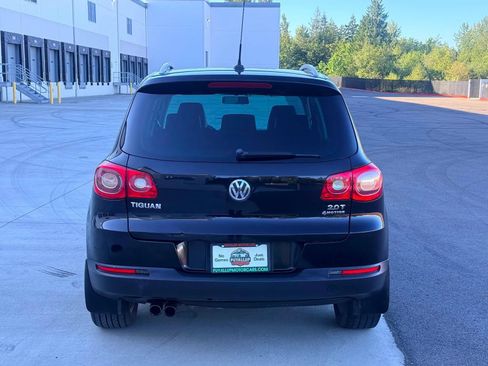 Used 2010 Volkswagen Tiguan S AWD/4WD image 4