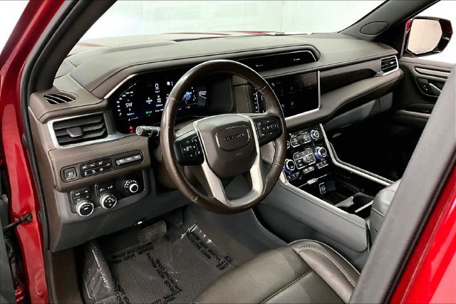 Used 2022 GMC Yukon Denali AWD/4WD image 16