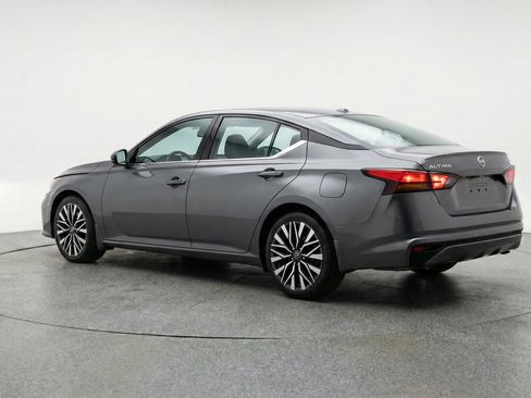 Used 2025 Nissan Altima 2.5 SV FWD image 6