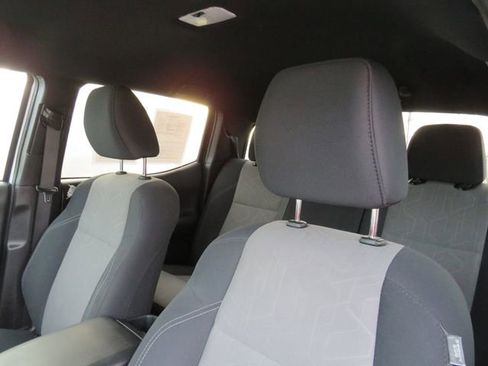 Certified 2021 Toyota Tacoma TRD Off-Road w/ Technology Package image 18