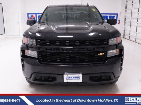 Used 2022 Chevrolet Silverado 1500 Custom RWD image 2