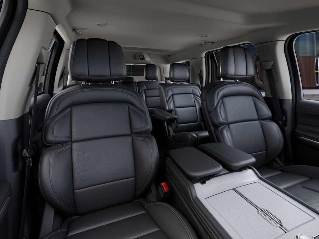 New 2027 Lincoln Navigator Premiere RWD image 10
