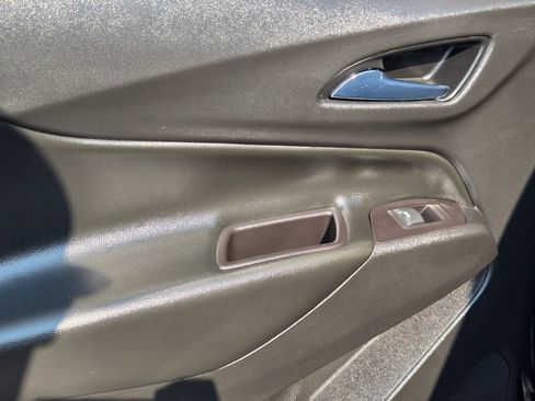 Used 2021 Chevrolet Equinox LT FWD image 34