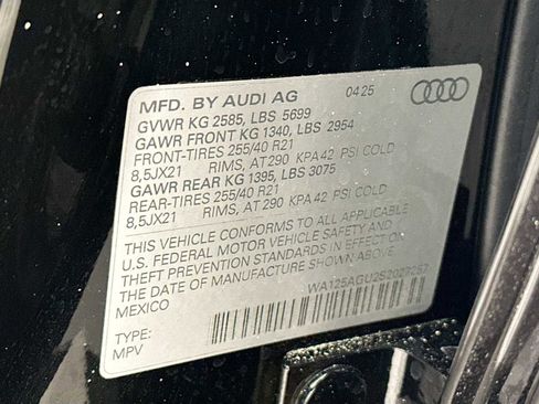 New 2025 Audi SQ5 Premium Plus image 31