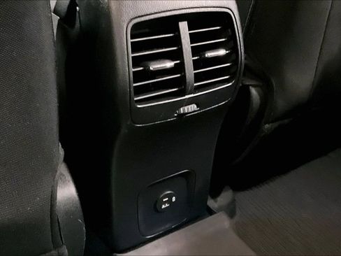 Certified 2021 Ford Escape SE w/ SE Sport Appearance Package image 31