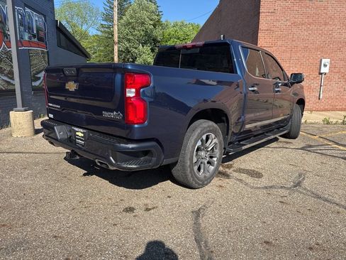 Used 2022 Chevrolet Silverado 1500 High Country w/ Technology Package AWD/4WD image 5