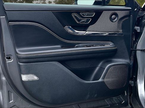 Used 2022 Lincoln Corsair Reserve w/ Sport Package image 21