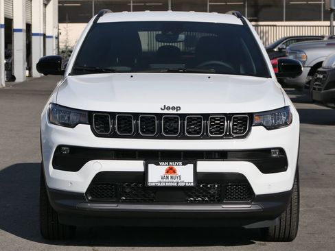 Used 2025 Jeep Compass Latitude w/ Convenience Group image 7