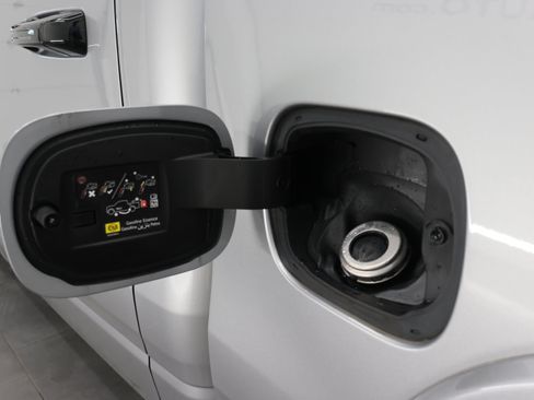 Used 2023 RAM 1500 Limited w/ Night Edition AWD/4WD image 32