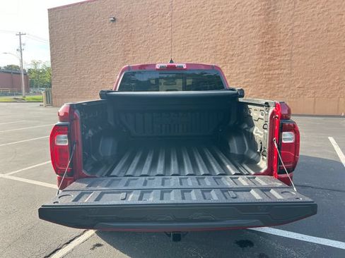 Used 2026 GMC Canyon AT4 AWD/4WD image 8