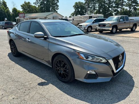 Used 2022 Nissan Altima 2.5 SV w/ SV Premium Package AWD/4WD image 7