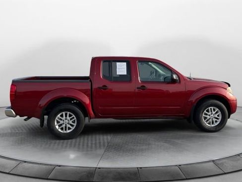 Used 2021 Nissan Frontier SV image 2