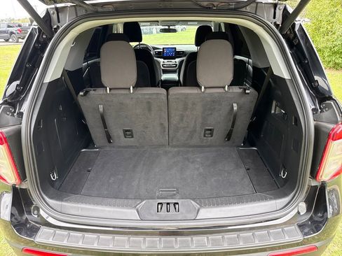 Used 2024 Ford Explorer XLT image 44