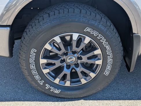 Used 2018 Nissan Titan PRO-4X w/ Pro-4x Convenience Package image 24