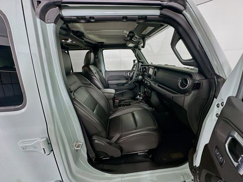 Used 2023 Jeep Wrangler Unlimited Sahara w/ Cold Weather Group AWD/4WD image 31