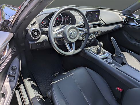 Used 2023 MAZDA MX-5 Miata Grand Touring w/ Weather Package RWD image 12