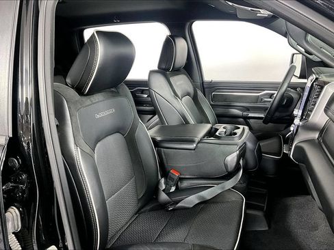 Used 2025 RAM 1500 Laramie AWD/4WD image 7