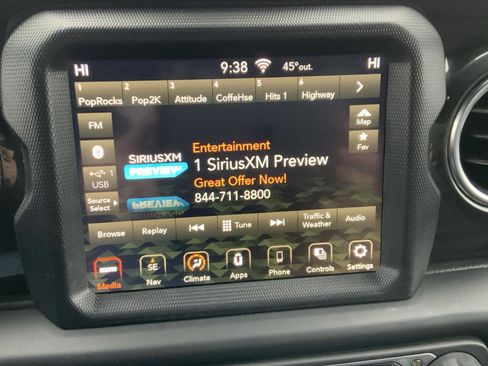 Used 2020 Jeep Wrangler Unlimited Sahara image 37