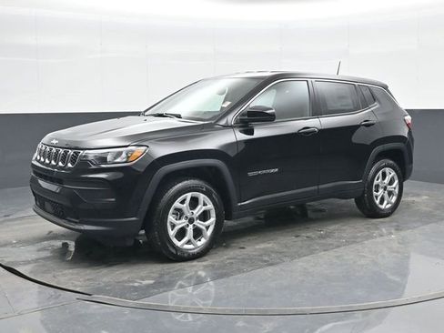 Used 2025 Jeep Compass Sport w/ Mopar Graphics Package AWD/4WD image 8