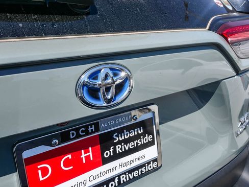 Used 2019 Toyota RAV4 XLE w/ Carpet Mat Package AWD/4WD image 16
