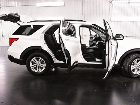 Used 2023 Ford Explorer XLT w/ Equipment Group 202A image 34