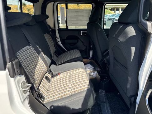 New 2026 Jeep Gladiator Sport AWD/4WD image 24