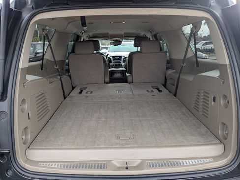 Used 2020 GMC Yukon XL SLT w/ HD Trailering Package image 13