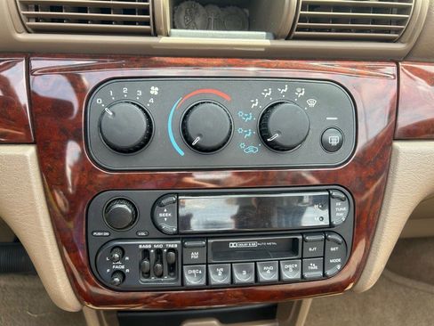 Used 2002 Chrysler Sebring LX image 13