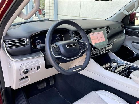 Used 2022 Jeep Wagoneer Series II image 15