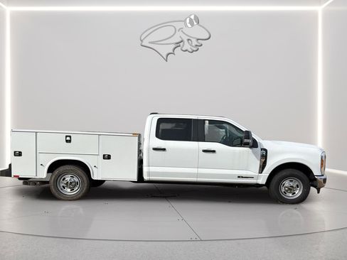 New 2025 Ford F250 XL w/ XL Chrome Package RWD image 8