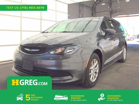 Used 2020 Chrysler Voyager LX FWD image 1
