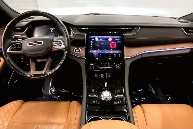 Used 2021 Jeep Grand Cherokee L Summit w/ Luxury Tech Group V AWD/4WD image 18