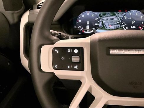 Certified 2025 Land Rover Defender 110 S AWD/4WD image 20