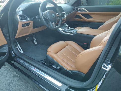 Used 2022 BMW 430i Coupe w/ M Sport Package RWD image 9