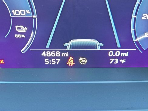 Used 2024 Audi Q4 e-tron Premium image 30