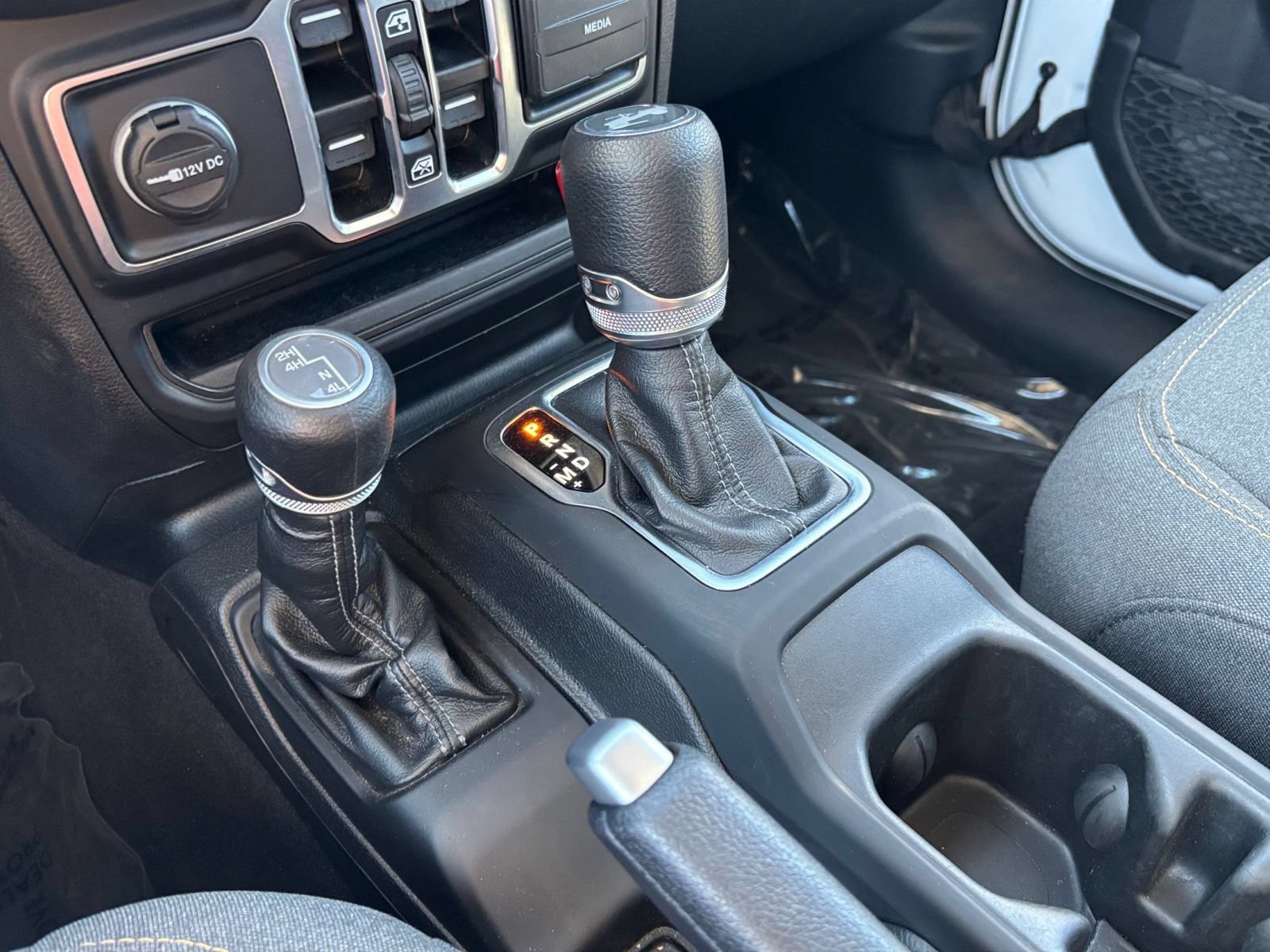 Used 2025 Jeep Wrangler Unlimited Sahara AWD/4WD image 40