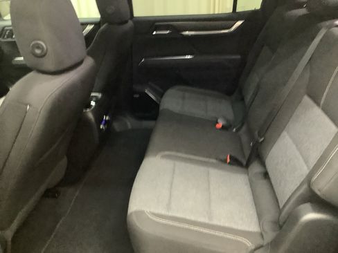 Used 2025 GMC Acadia Elevation FWD image 25