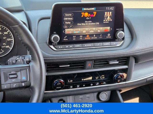 Used 2025 Nissan Rogue SV AWD/4WD image 22