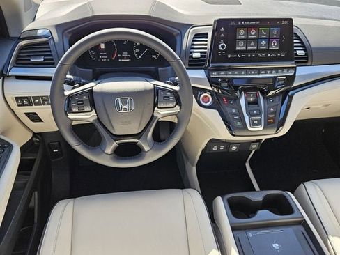 New 2026 Honda Odyssey Touring image 6