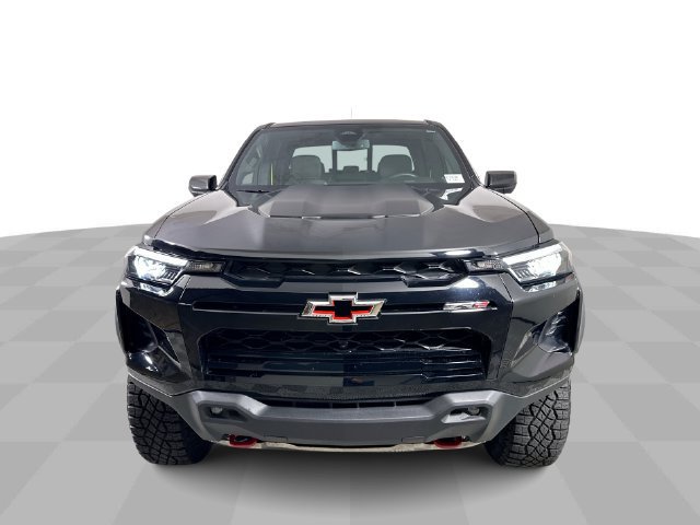 Used 2024 Chevrolet Colorado ZR2 w/ ZR2 Convenience Package III AWD/4WD image 3