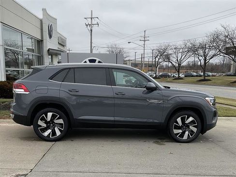 New 2026 Volkswagen Atlas Cross Sport SE image 3