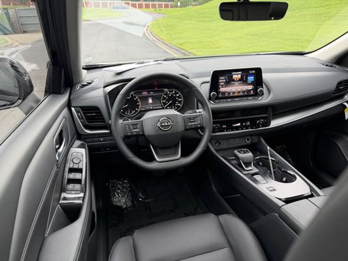 New 2026 Nissan Rogue Dark Armor FWD image 17