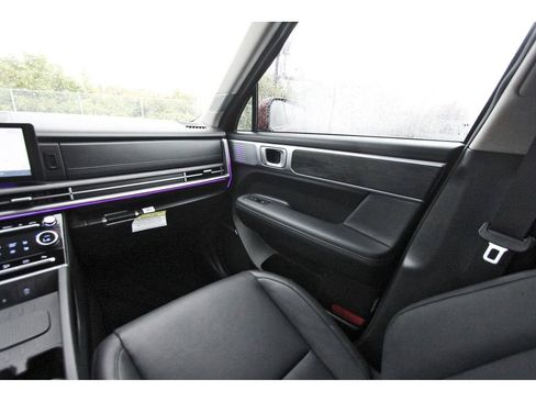 Used 2025 Hyundai Santa Fe Limited AWD/4WD image 11