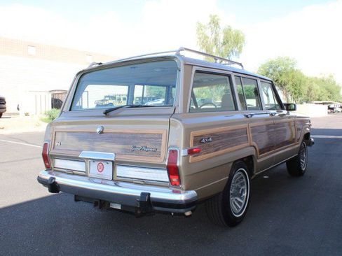 Used 1990 Jeep Grand Wagoneer image 48